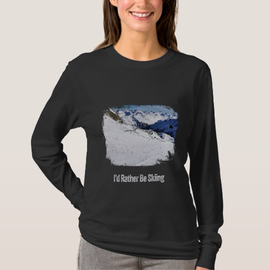 スキーをしている方がマシ - スキースロープ山 Tシャツ (正面)