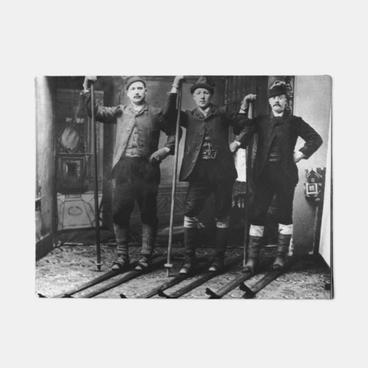 スキークラブIshpeming北欧のミシガン州のヴィンテージ ドアマット (正面)