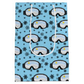 スキーゴーグルマウンテンビュースノーフレークイラストレーション ミディアムペーパーバッグ (裏面)