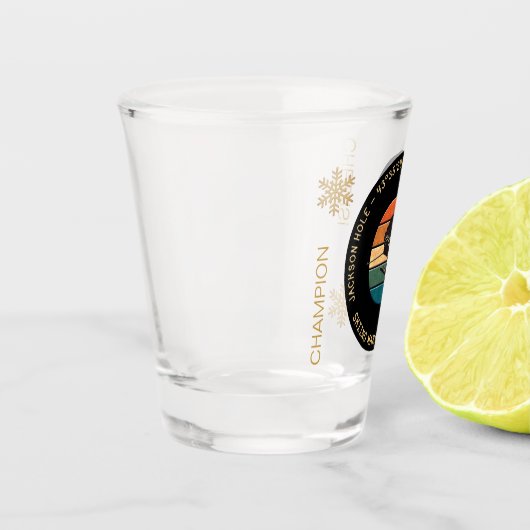 スキージャクソンホール，ワイオミング – マンスキーヤー，イエロー文字 ショットグラス (左)