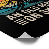 スキースキンの老人を過小評価しなおもしろいい ポスター (角)