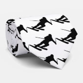 スキースキーの下り坂のスキーヤー ネクタイ (ロール)