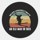 スキースキーの老人を甘く見てはいけおもしろいない ラウンドシール (正面)