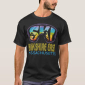 スキーバークシャーイーストマサチューセッツ州スキーバケーション Tシャツ (正面)
