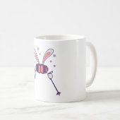 スキーポールとスキーゴーグルを持つスキーウサギ コーヒーマグカップ (正面右)