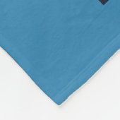 スキーヤーのAdmiringMontanaVintage旅行ポスター フリースブランケット (角)