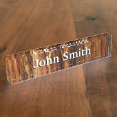 スギの質感のある木の樹皮の外観 デスクネームプレート (側面)