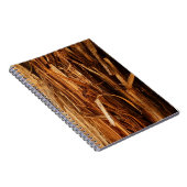 スギの質感のある木の樹皮の外観 ノートブック (右側)