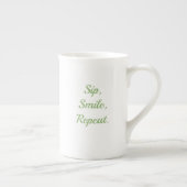 スクイズ・ザ・デイ – スペシャルティマグカップ ボーンチャイナマグカップ (右)