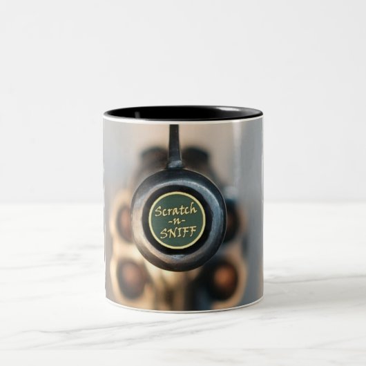 スクラッチとスニフ ツートーンマグカップ (中央)