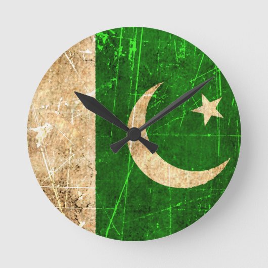 スクラッチと擦り切れたヴィンテージパキスタン国旗 ラウンド壁時計 (正面)