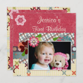 スクラップブックのスタイルの女の子の第1誕生日の写真 招待状 (正面/裏面)