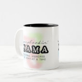 スクラップブック作りのママ ツートーンマグカップ (正面左)