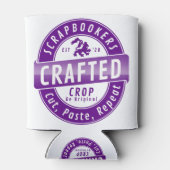 「スクラップブック – 切り取り、貼り付け、繰り返し」 缶クーラー (裏面)