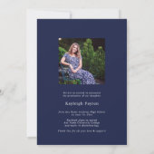 スクリプかわいらしト卒業アーチ写真ネイビーブルー 招待状 (裏面)