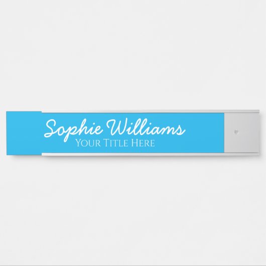 スクリプはっきりしたトの白いフォント名のタイトル（スカイブルー） サインプレート (正面)