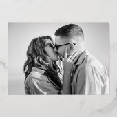 スクリプカジュアルト黒い写真の結婚式の日付を保存 箔招待状 (裏面)