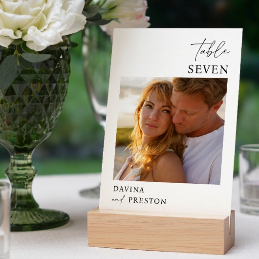 スクリプコンテンポラリートのミニマル写真 テーブルナンバー