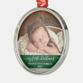 スクリプスタイリッシュトのマイ初めてのクリスマスベビー緑 メタルオーナメント (左)