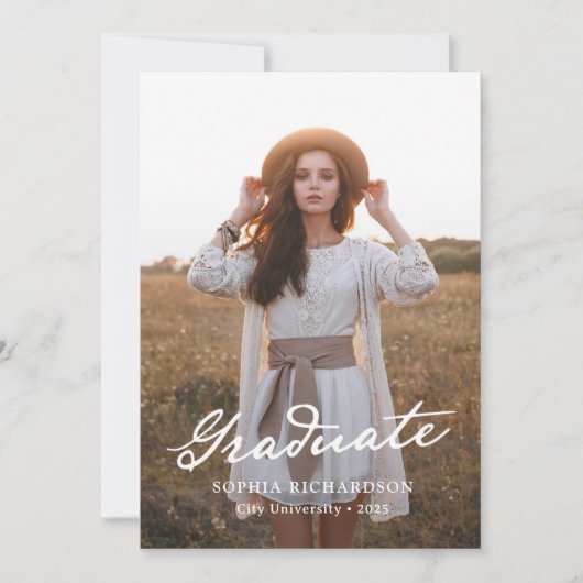 スクリプトお洒落 | シックな2枚の写真卒業 案内状 (正面)