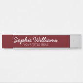 スクリプトはっきりしたホワイトフォント名タイトルBurgundy サインプレート (正面)