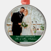 スクリプトエレガントの初めてのクリスマス緑 メタルオーナメント (正面)