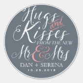 スクリプトフォント新しいMrとMrs結婚式の引き出物ステッカー ラウンドシール (正面)