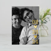 スクリプトモダンハート写真の日付の保存 箔招待状 (立ち正面)