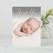 スクリプトモダンフォトベビー サンキューカード (スタンド正面)