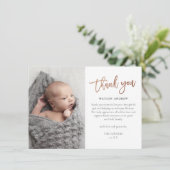 スクリプトモダンフォトベビー サンキューカード (スタンド正面)