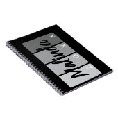 スクリプトモダン名デザイン – ブラック&シルバーミニマル ノートブック (右側)