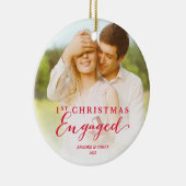 スクリプト初めてのクリスマス婚約した休日の写真 セラミックオーナメント (右)