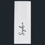 スクリプト抱き枕を使用したエレガントカスタマイズ可能なフォント ワインギフトバッグ<br><div class="desc">白エレガント抱き枕パーソナライズされたと美しいスクリプトフォント。洗練されたtouchでギフト体験を強化。特別な機会に最適、あなたの贈り物を際立たせる。</div>