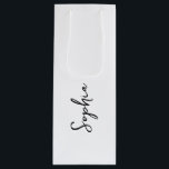 スクリプト抱き枕を使用したエレガントカスタマイズ可能なフォント ワインギフトバッグ<br><div class="desc">白エレガント抱き枕パーソナライズされたと美しいスクリプトフォント。洗練されたtouchでギフト体験を強化。特別な機会に最適、あなたの贈り物を際立たせる。</div>