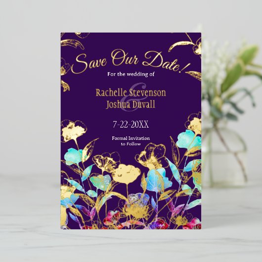 スクリプト紫のフローラウェディング日付カードを保存 箔招待状 (立ち正面)