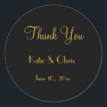 スクリプト結婚フォントに感謝 ラウンドシール<br><div class="desc">黒い背結婚景でアクセント付きエレガントの金ゴールドフォントのAのステッカーは、このシックで上品なギフト感謝していを作る。</div>