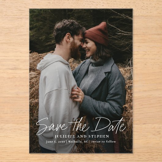 スクリプモダントシンプル結婚の写真の日付の保存 アクリル招待状 (正面)