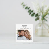 スクリプモダントトレンディータイポグラフィ写真家 スクエア名刺 (スタンド正面)