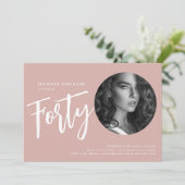 スクリプモダント写真40th誕生日ほこりっぽいバラピンク 招待状 (スタンド正面)