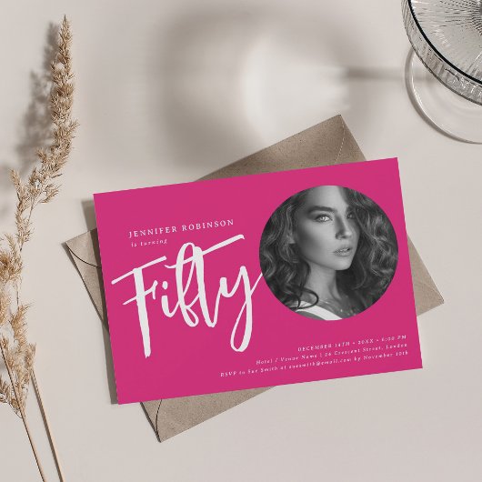 スクリプモダント写真50th誕生日パーティー熱ピンク 招待状