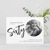 スクリプモダント写真60th誕生日白黒 招待状 (スタンド正面)