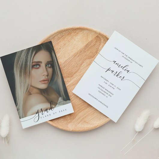 スクリプモダント白黒の卒業式パーティー 招待状