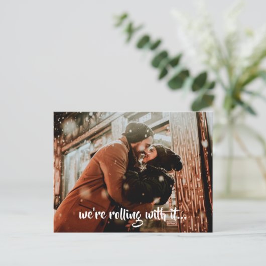 スクリプモダント結婚の写真の日付の保存 案内ポストカード (スタンド正面)