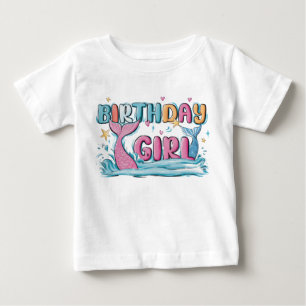 スクリプモダント誕生日ガールベビー ベビーTシャツ