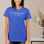 スクリプモダント・ママが新しいママになる日を設定 Tシャツ<br><div class="desc">ミニマシンプルリストのスクリプモダントフォント「ママ」の設定日のカスタマイズ可能な文字素晴らし、ベビーシャワー、誕生日、または母の日に与えは、。</div>