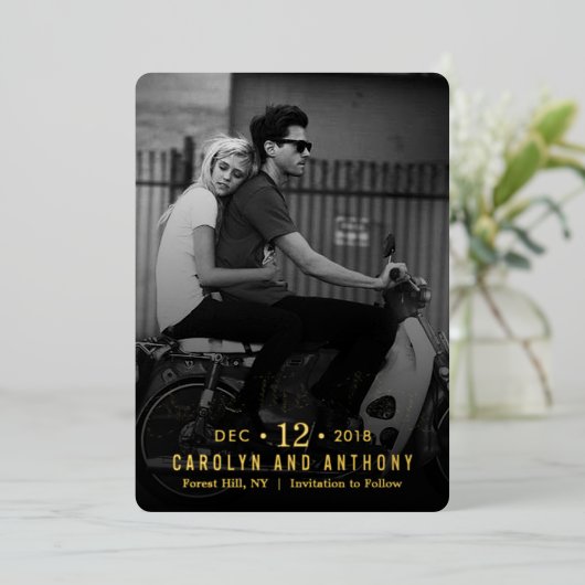 スクリプモダント |写真カスタム日付の保存 箔招待状 (立ち正面)