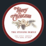 スクリプモダントMerry Christmas pine coneフローラ ラウンドシール<br><div class="desc">スクリプモダント赤メリークリスマスパインフローラ。魅力的なモダンプロフェッショナルデザインとコンテンポラリーtouch。優雅さとスタイルのtouch。モノグラカスタマイズムのイニシャルと名前とアドレスの詳細</div>