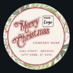 スクリプモダントMerry Christmas red hollyロゴクラス ラウンドシール<br><div class="desc">スクリプモダントMerry Christmas hollyのロカスタムゴ。魅力的なモダンプロフェッショナルデザインとコンテンポラリーtouch。エレガンスとスタイルのtouch。カスタマイズモノグラムのイニシャル、名前とアドレスの詳細。</div>
