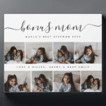 スクリプユニークト写真コラージボーナスママザーズ日 フォトプラーク<br><div class="desc">この母の日に特別な義理の母を尊重する私たちのスクリプト写真コラーゲユニークボーナスマサインで母の日。それは時代を超越したエレガンスと清潔で長方形の写真コラージュを溶かす。モノクロのスナップ写真と手書きの書道は家族の愛を捉え、独特のシックで感傷的な贈り物モダンとなっている。この作品は、愛とスタイルで2024年に制作された継母と継娘の絆を見事に伝えている。</div>