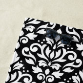 スクロールダマスクの大きなパターン白（黒） ビーチタオル (インサイチュ)